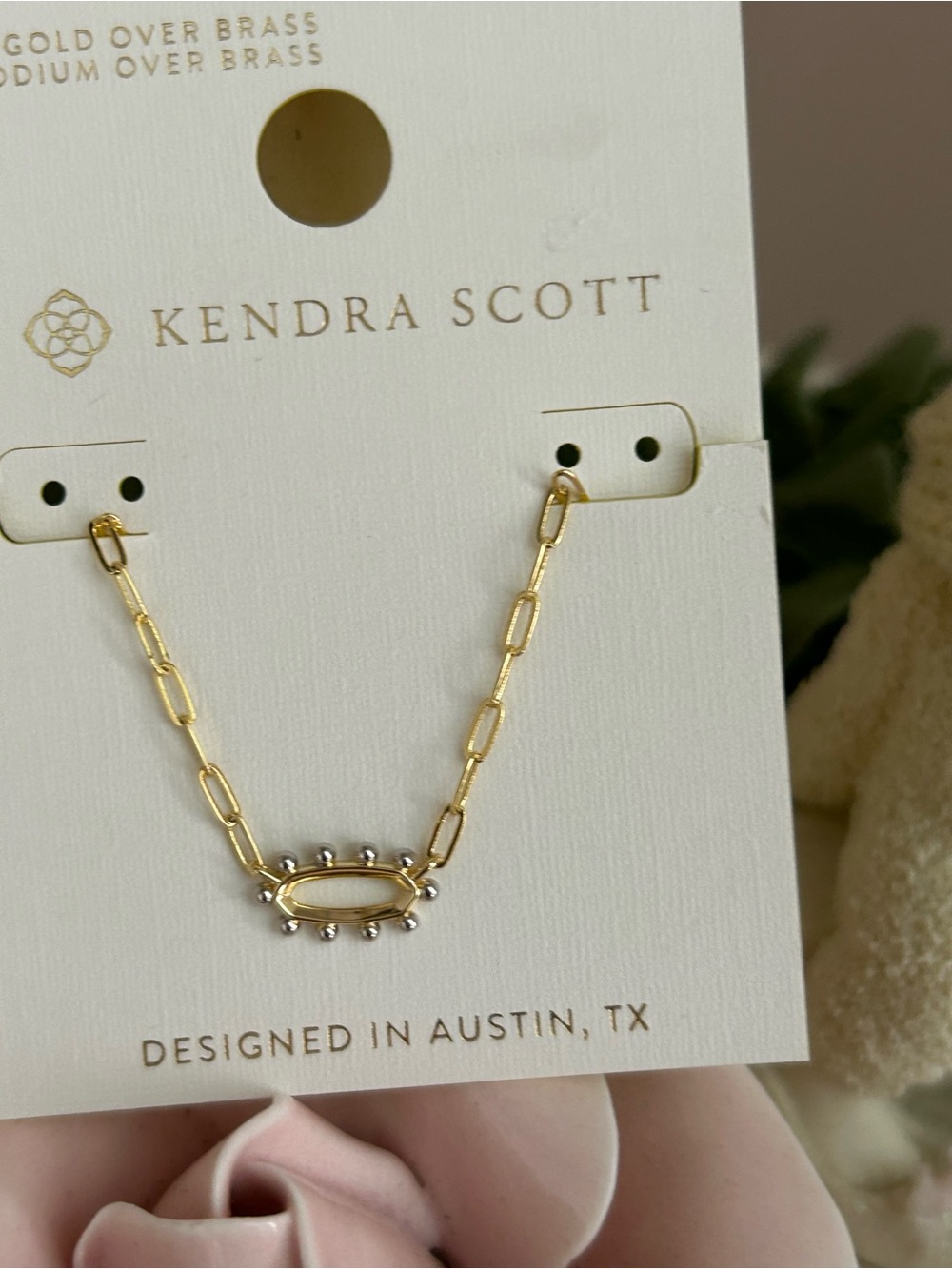 Kendra Scott Emma Open
Framed Enamel Pendant
Necklace - Picture 3 of 5